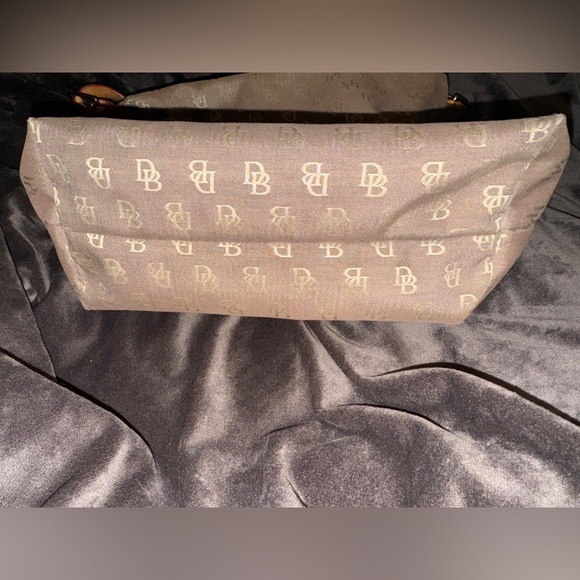 Vintage Dooney and Bourke shoulder bag - Picture 7 of 7